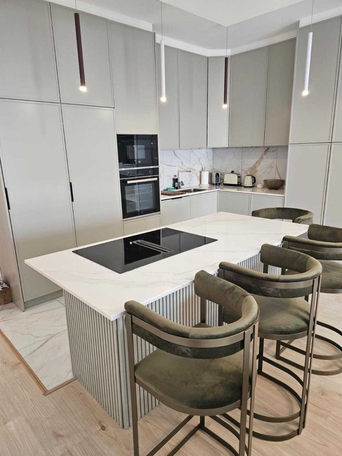 Chic Marina Gem Puerto Banus Apartment *